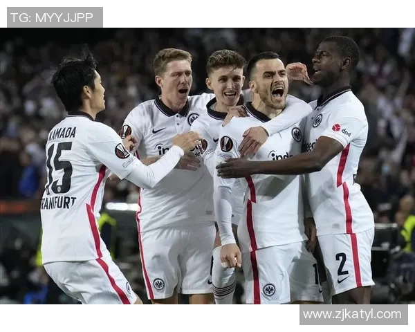 欧冠激战红牛对决拜仁谁能在巅峰对决中笑到最后